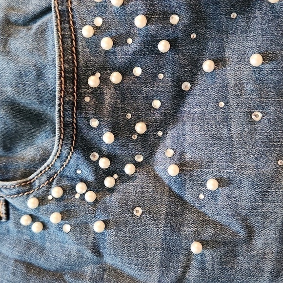 [Lane Bryant] Mid Rise Girlfriend Shorts - Size 26 - Picture 5 of 7